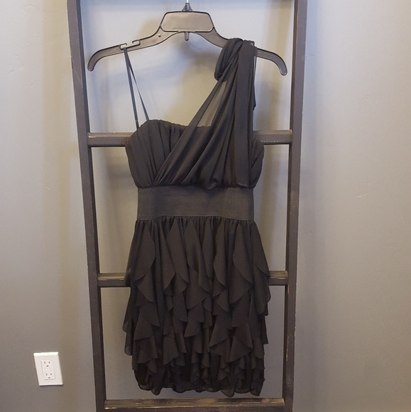 Roberta Dresses & Skirts - Roberta Black Semi-Formal Dress Short